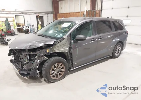 2021 Toyota Sienna Le из США, поврежденный, VIN 5TDKSKFC0MS009588